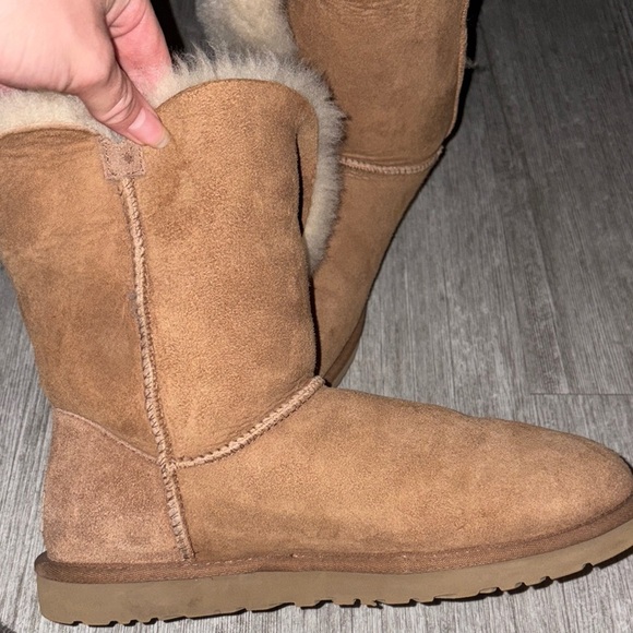 UGG Bailey buckle ankle boots tan suede w Cream sheepskin wool lining - Picture 7 of 12